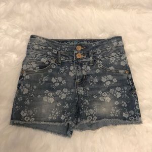 ✨Girl Cherokee shorts SZ (7/8) ✨
